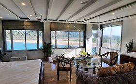 Meeram Ganga, A Heritage Stay By The Ganges At Triveni Ghat